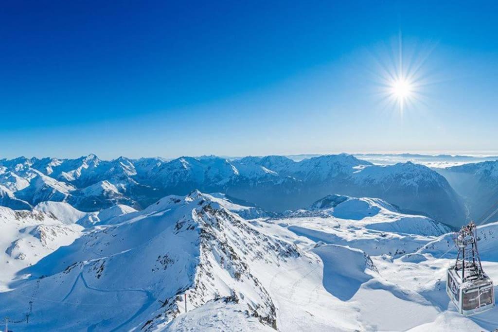 *nouveau* Pied Des Pistes * Piscine Ext. Chauffee* Apartment Alpe d'Huez